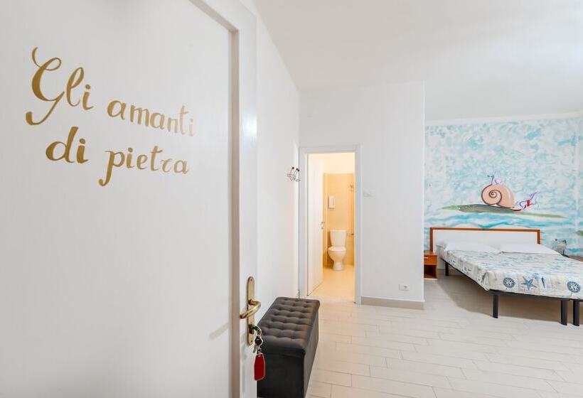 اتاق استاندارد چهار تخته, Lia Rooms 4