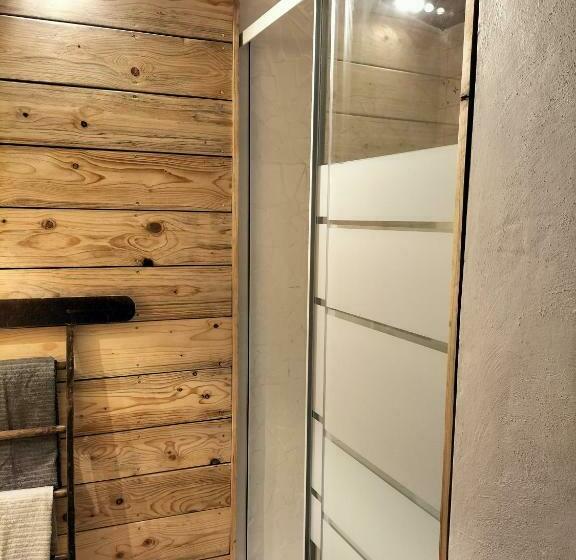 エコノミールーム, La Maison Sous Le Château