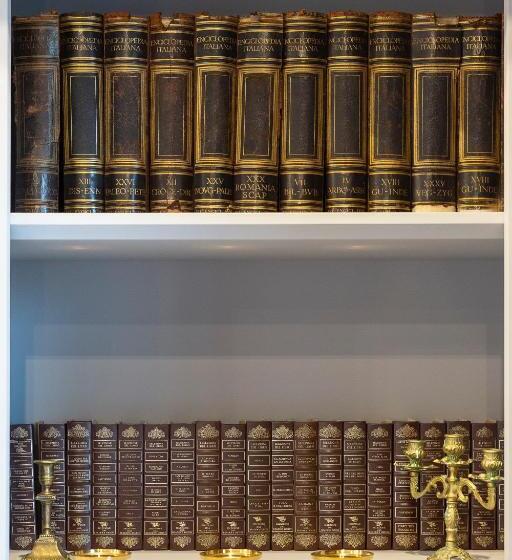 جناح جونيور مزوَّد بشرفة, Vespucci Boutique