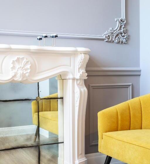 جناح جونيور مزوَّد بشرفة, Vespucci Boutique