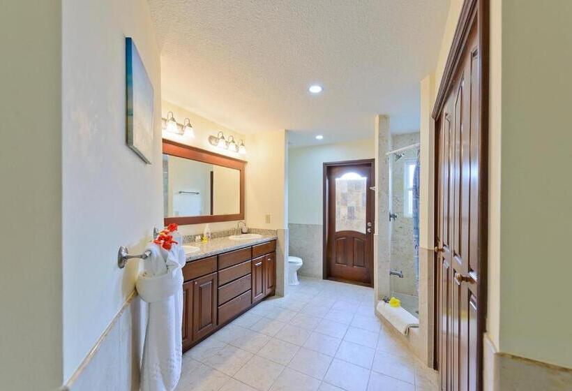 ویلای 2 خوابه, Seiri Del Mar