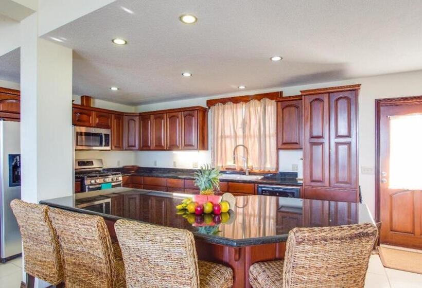 ویلای 3 خوابه, Seiri Del Mar