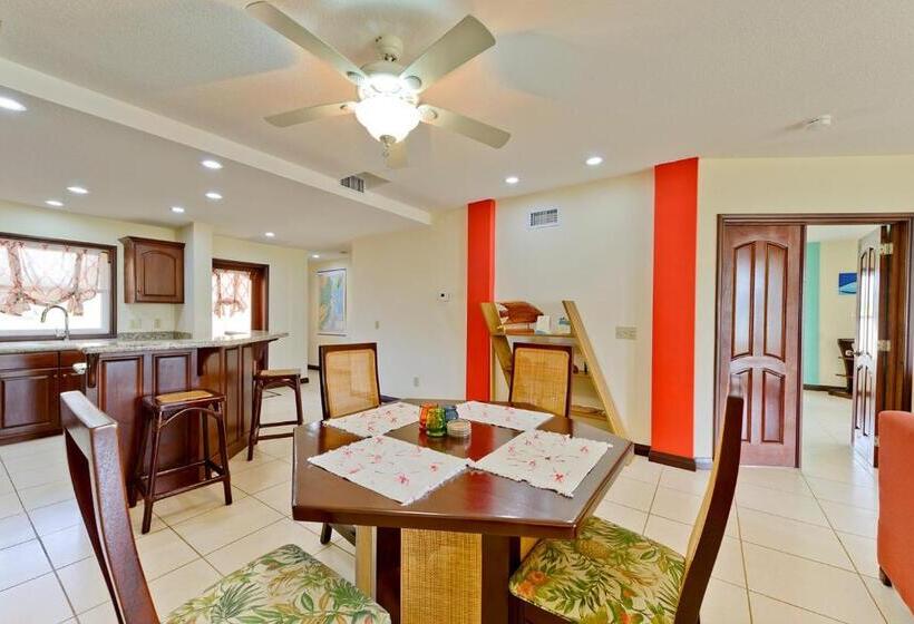 ویلای 2 خوابه, Seiri Del Mar