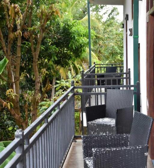 Quarto Triplo Deluxe, Thinaya Lake Resort