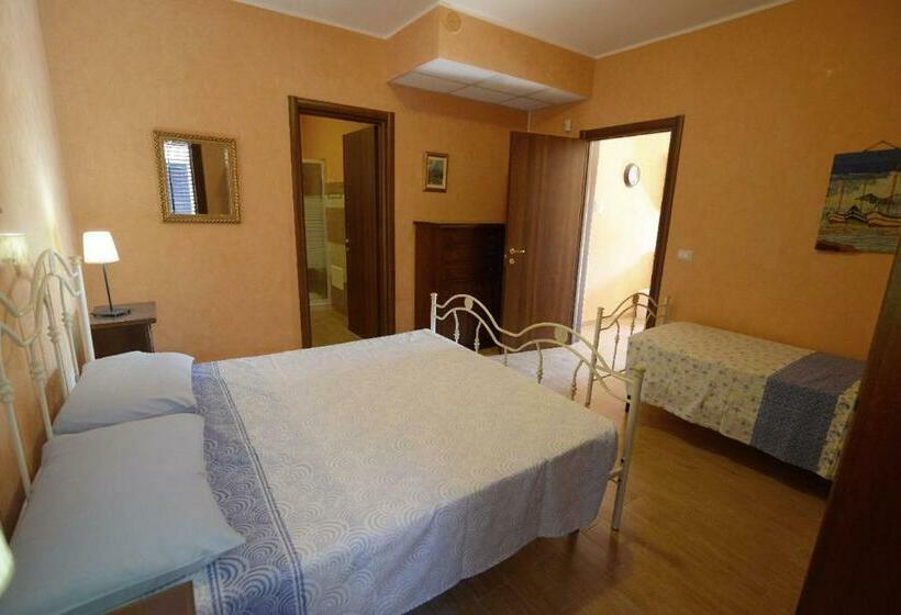 דירת חדר בקומת קרקע, Toto Residence