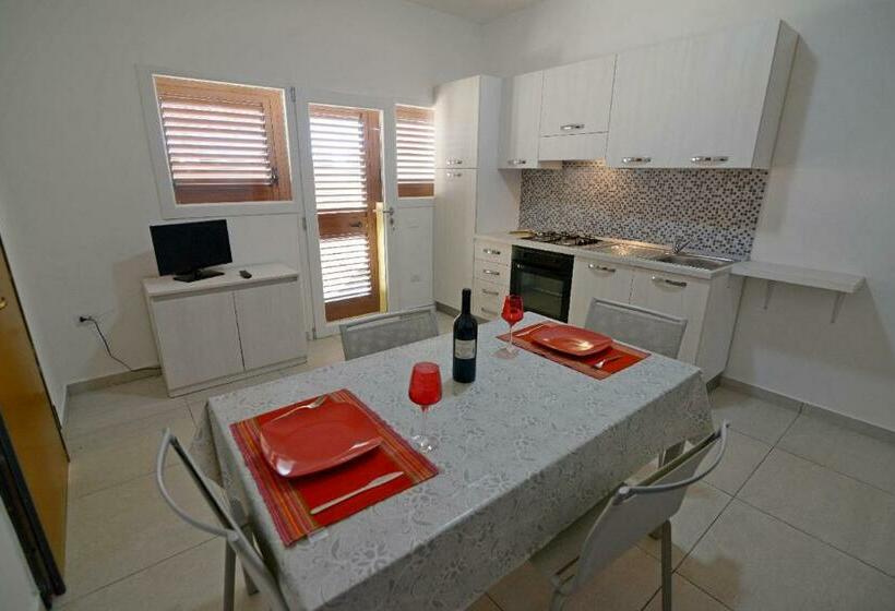 דירת חדר בקומת קרקע, Toto Residence