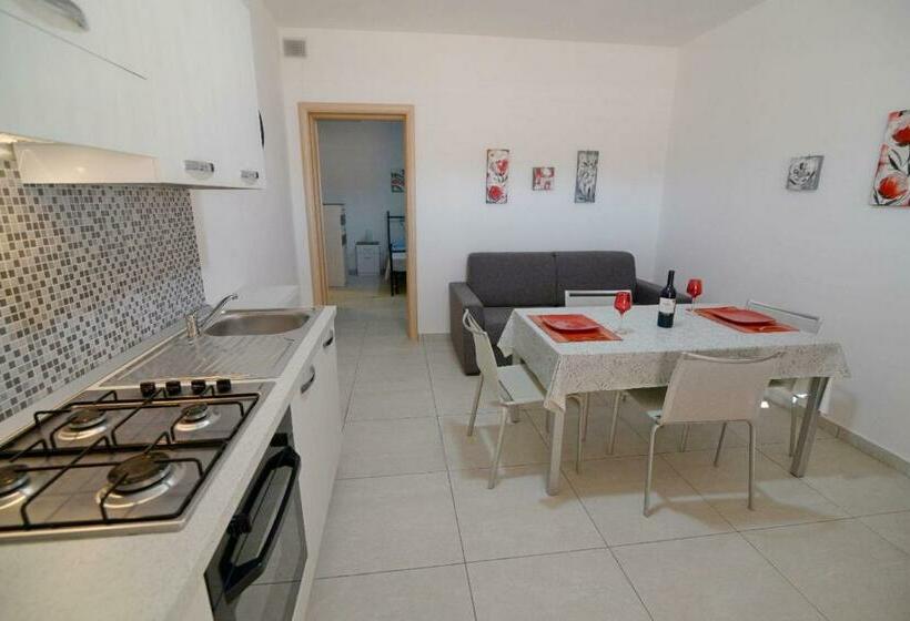 דירת חדר בקומת קרקע, Toto Residence