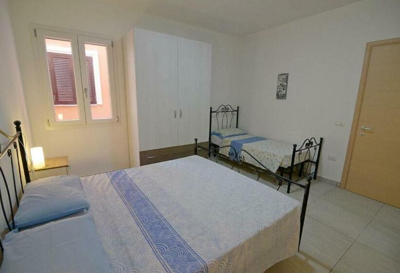 דירת חדר בקומת קרקע, Toto Residence