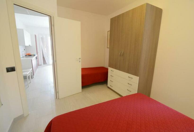 דירת חדר בקומת קרקע, Toto Residence