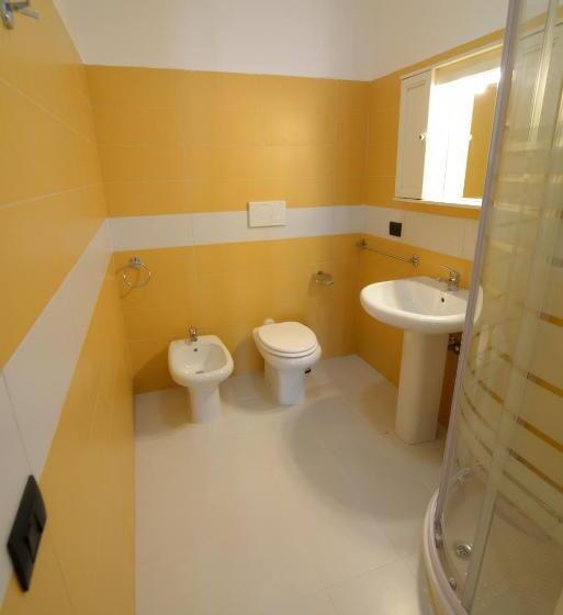 דירת חדר בקומת קרקע, Toto Residence