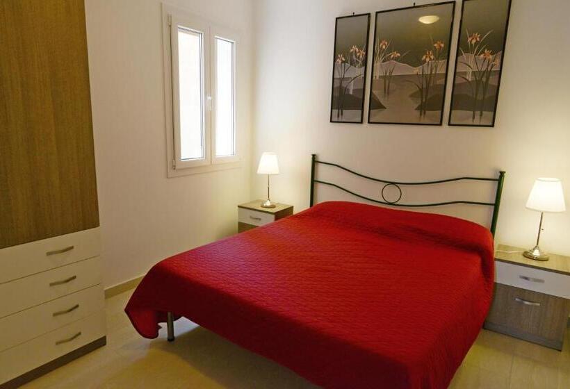 דירת חדר בקומת קרקע, Toto Residence