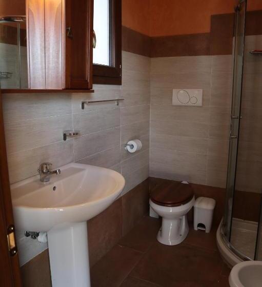 דירת חדר עם טרסה, Toto Residence