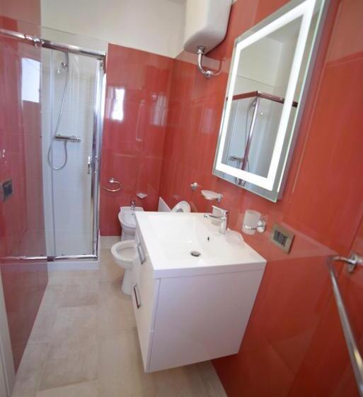 דירת חדר עם טרסה, Toto Residence