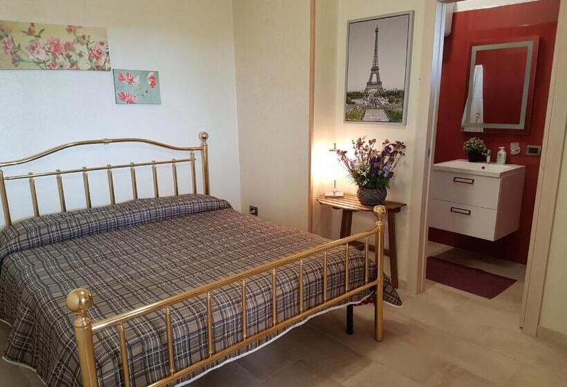 דירת חדר עם טרסה, Toto Residence