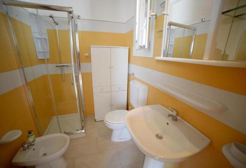 דירת חדר עם טרסה, Toto Residence