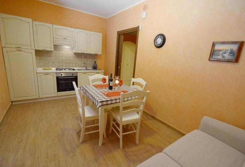 דירת חדר, Toto Residence