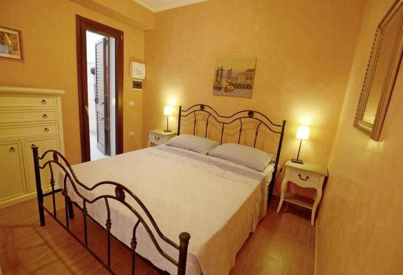 דירת חדר, Toto Residence