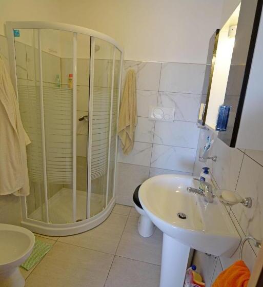 דירת חדר, Toto Residence