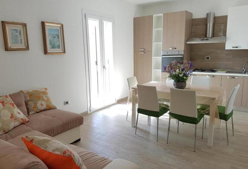 דירת שני חדרים, Toto Residence