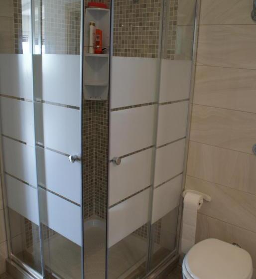 דירת שני חדרים, Toto Residence