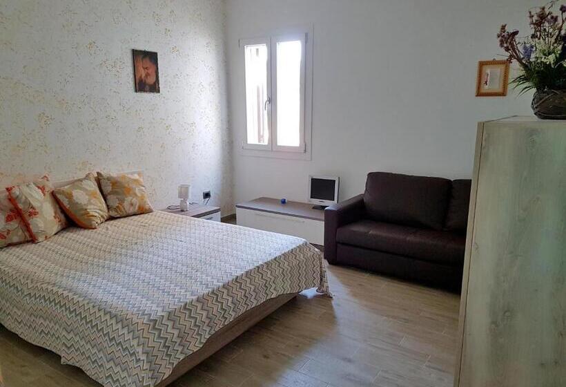 דירת שני חדרים, Toto Residence