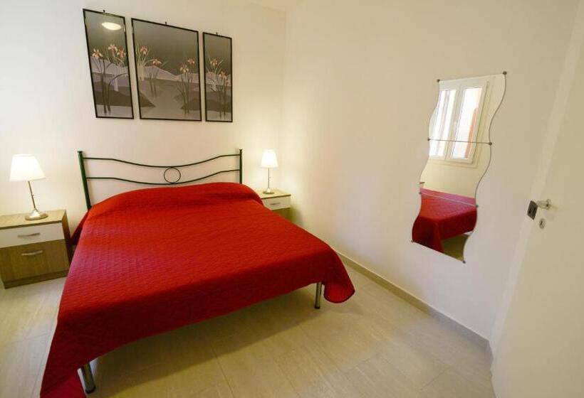 דירת חדר בקומת קרקע, Toto Residence