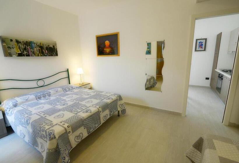 דירת חדר בקומת קרקע, Toto Residence