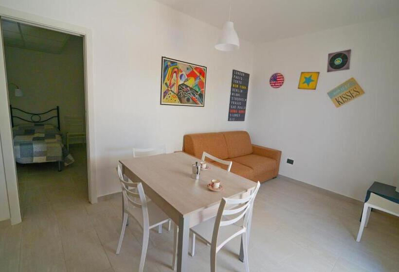 דירת חדר בקומת קרקע, Toto Residence