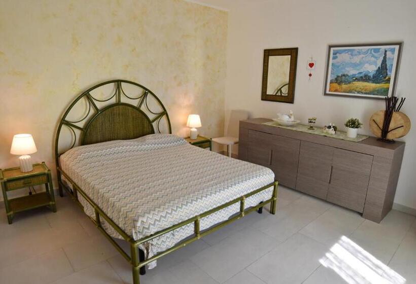 דירת חדר עם טרסה, Toto Residence