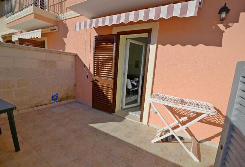 דירת חדר, Toto Residence