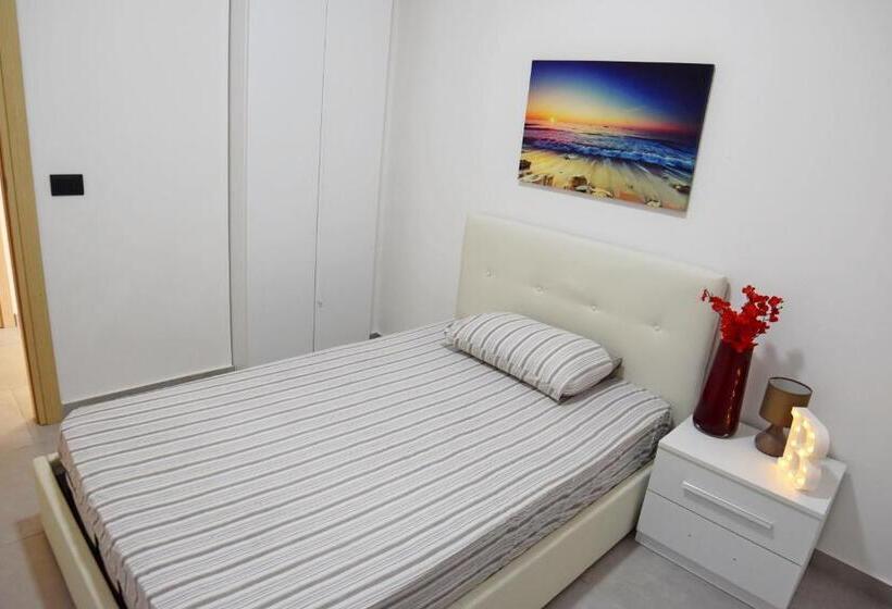 דירת שני חדרים, Toto Residence