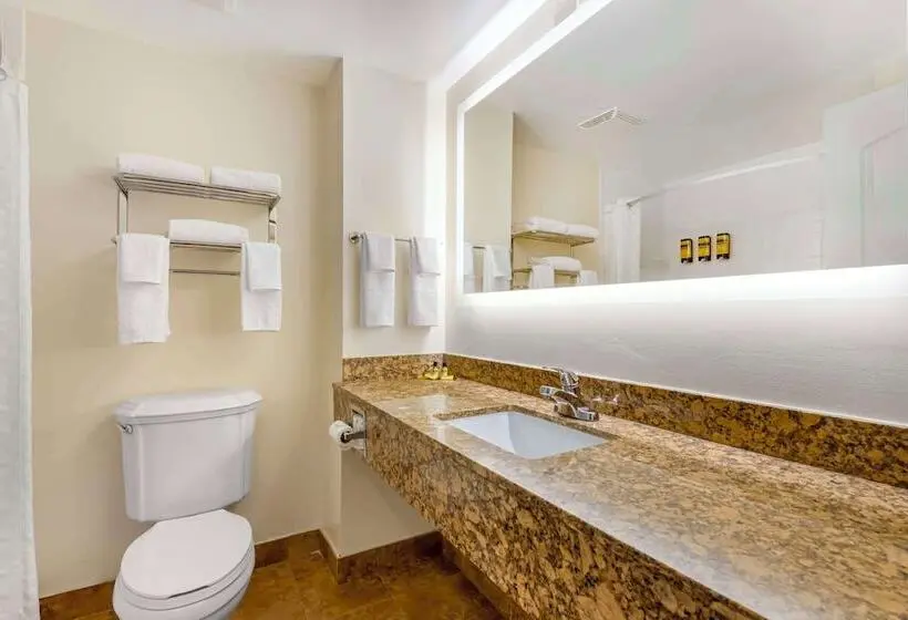 سوییت خانوادگی, Best Western Plus Universal Inn - Free Shuttle to Universal Studios!