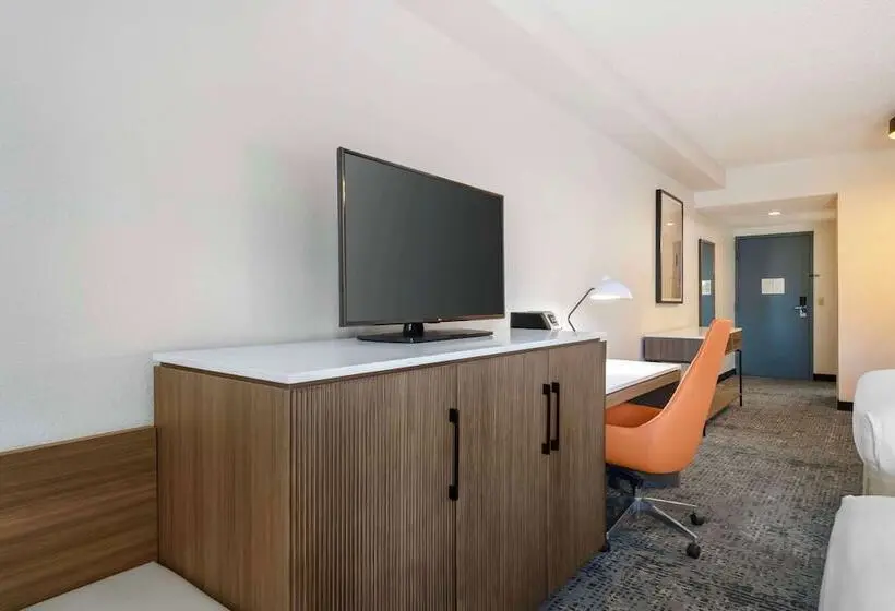 سوییت خانوادگی, Best Western Plus Universal Inn - Free Shuttle to Universal Studios!