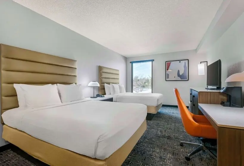 سوییت خانوادگی, Best Western Plus Universal Inn - Free Shuttle to Universal Studios!