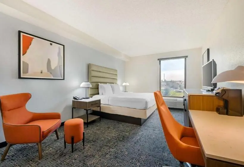 اتاق استاندارد با تخت بزرگ, Best Western Plus Universal Inn - Free Shuttle to Universal Studios!