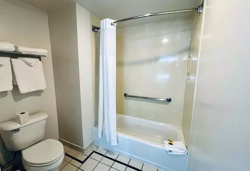 اتاق استاندارد با 2 تخت دوبل, University Park Inn & Suites