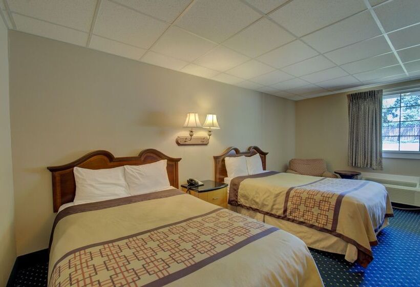 غرفه قياسيه سريرين مزدوجين, Village Inn