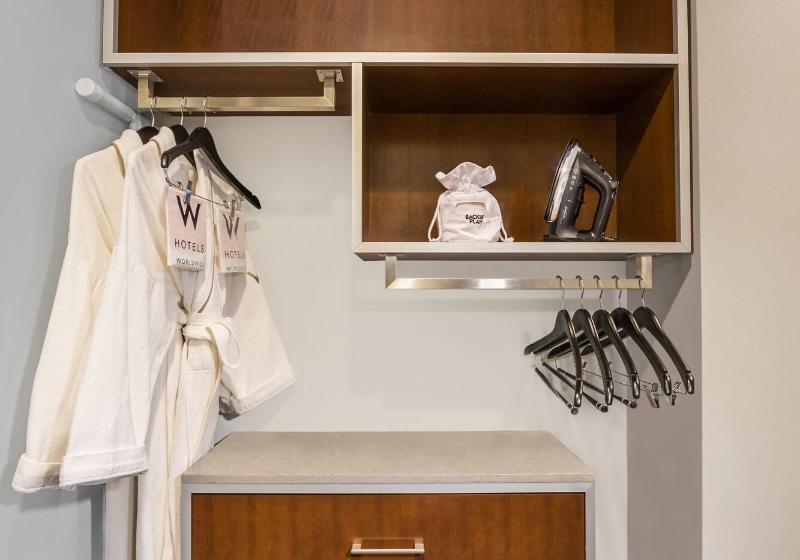 חדר סטנדרט מותאם לאדם עם מוגבלויות, W Seattle