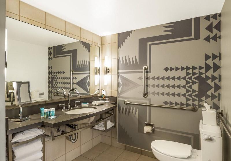 חדר סטנדרט מותאם לאדם עם מוגבלויות, W Seattle