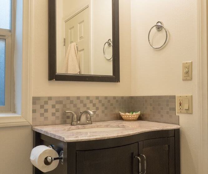 سوییت, Whispering Pines