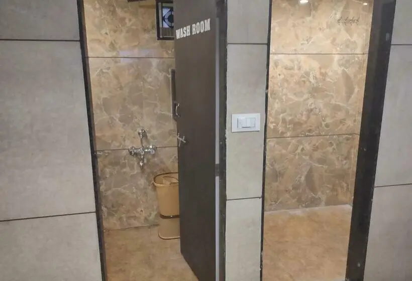 تختخواب در اتاق مشترک, Diamond Ac Dormitory And Guest House