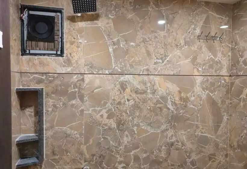 تختخواب در اتاق مشترک, Diamond Ac Dormitory And Guest House