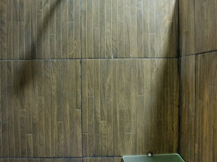 스탠다드 룸, Box Park