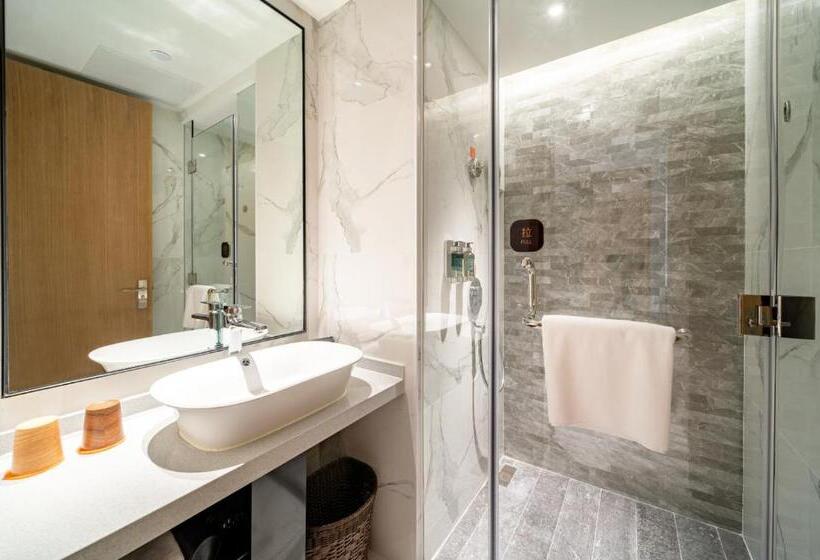 חדר סופריור, Xence