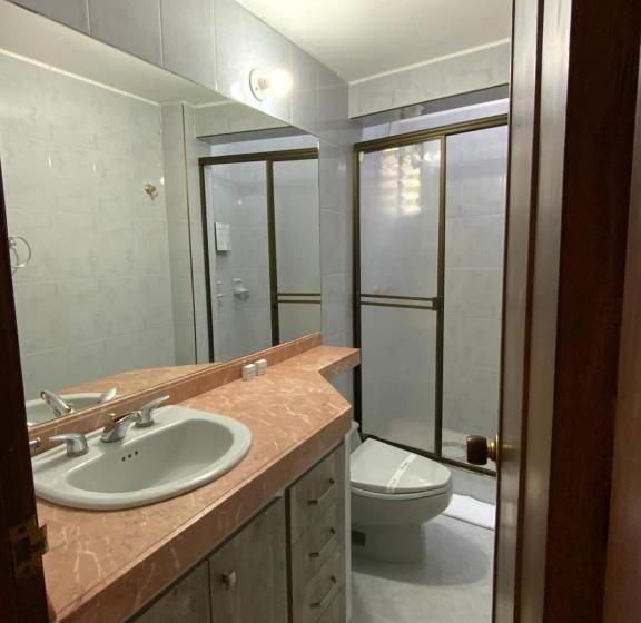 חדר משפחתי, Perugino´s Hotel Galeria