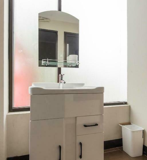 标准间, Reddoorz Near Grand City Mall 2