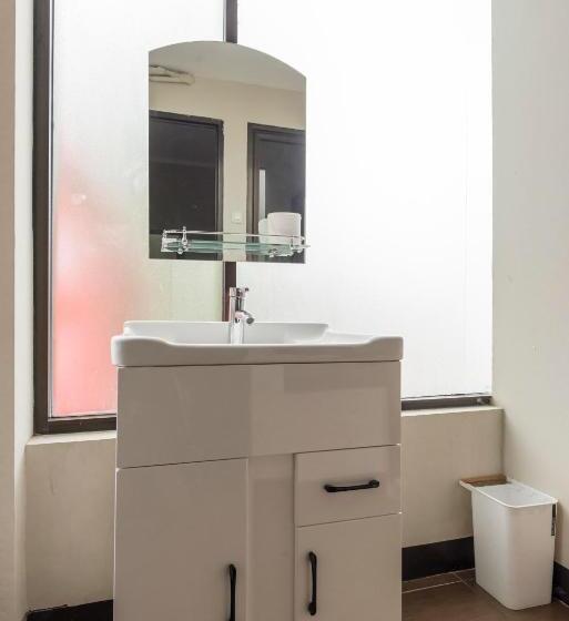 豪华房间, Reddoorz Near Grand City Mall 2