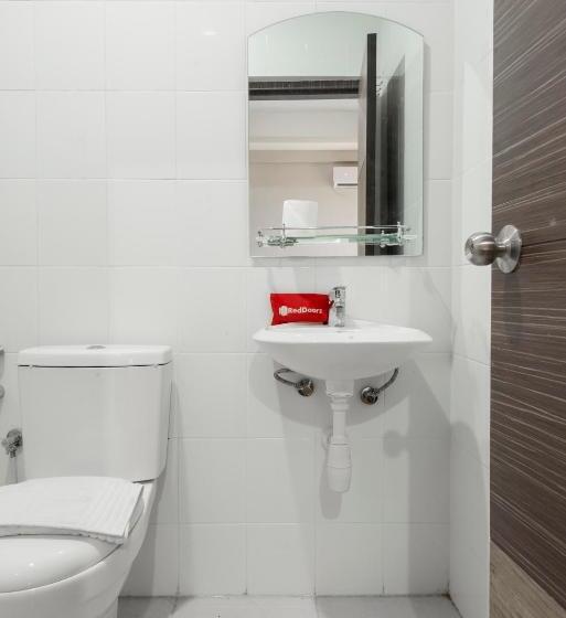 اتاق لوکس, Reddoorz Near Grand City Mall 2