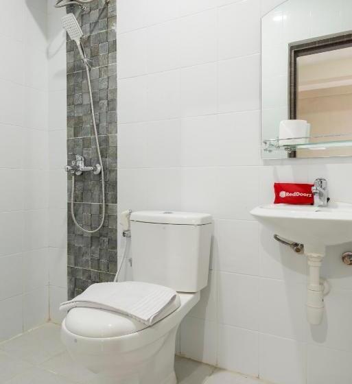 经济房, Reddoorz Near Grand City Mall 2