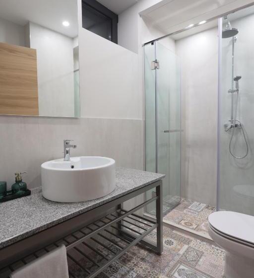 4인용 스탠다드 룸, Andor